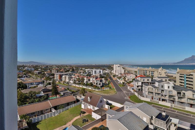 3 Bedroom Property for Sale in Bloubergstrand Western Cape